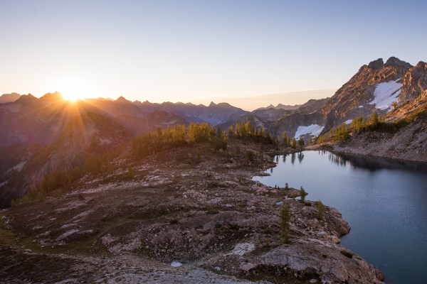 Aurora Hunting in the North Cascades