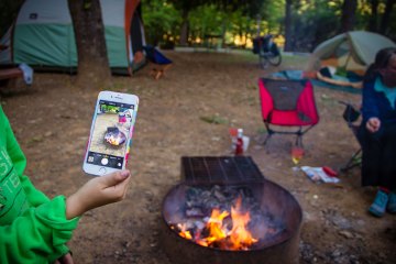 How to Unplug: Etiquette for Electronics in the Outdoors