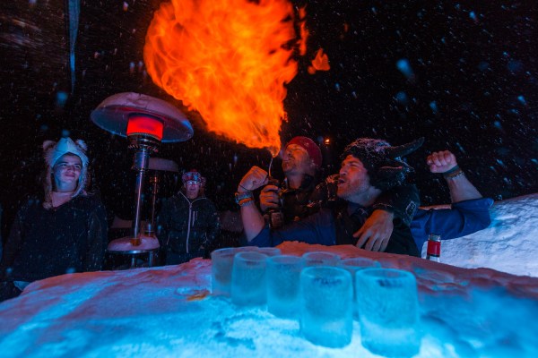 Ice Bar Apre ski at Snowwater lodge