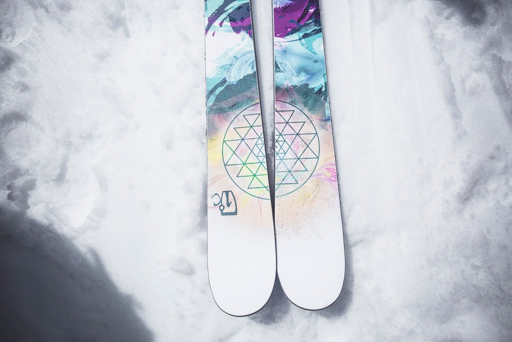 Icelantic Maiden 101 Skis