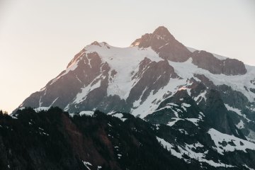 Peaks in Mount Baker-Snoqualmie National Forest