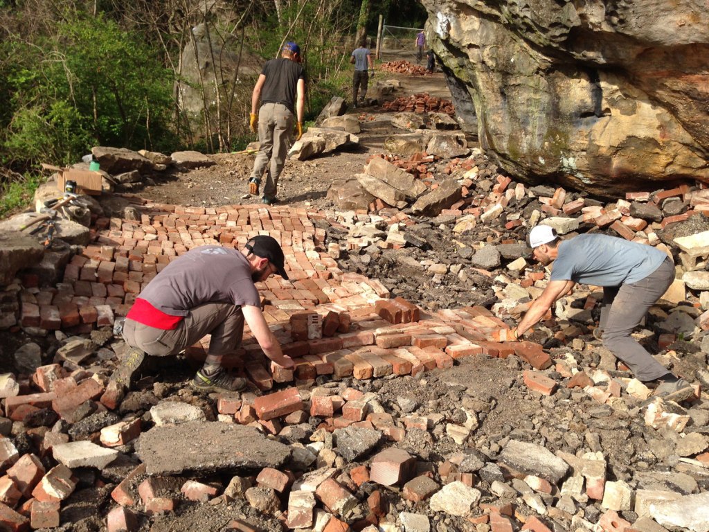 SCC volunteers creating a trail to a climbing route