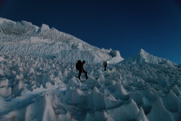 Climbing mount rainier