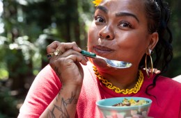 Campworthy guest host eating teriyaki beef stir fry