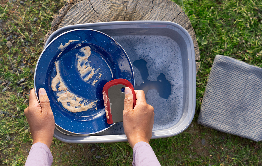 OXO Outdoor Pots + Pans Scraper