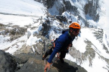 graham zimmerman climbing a snowy mountain