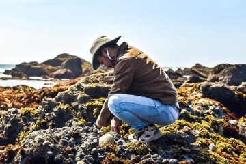 Taku Kondo foraging